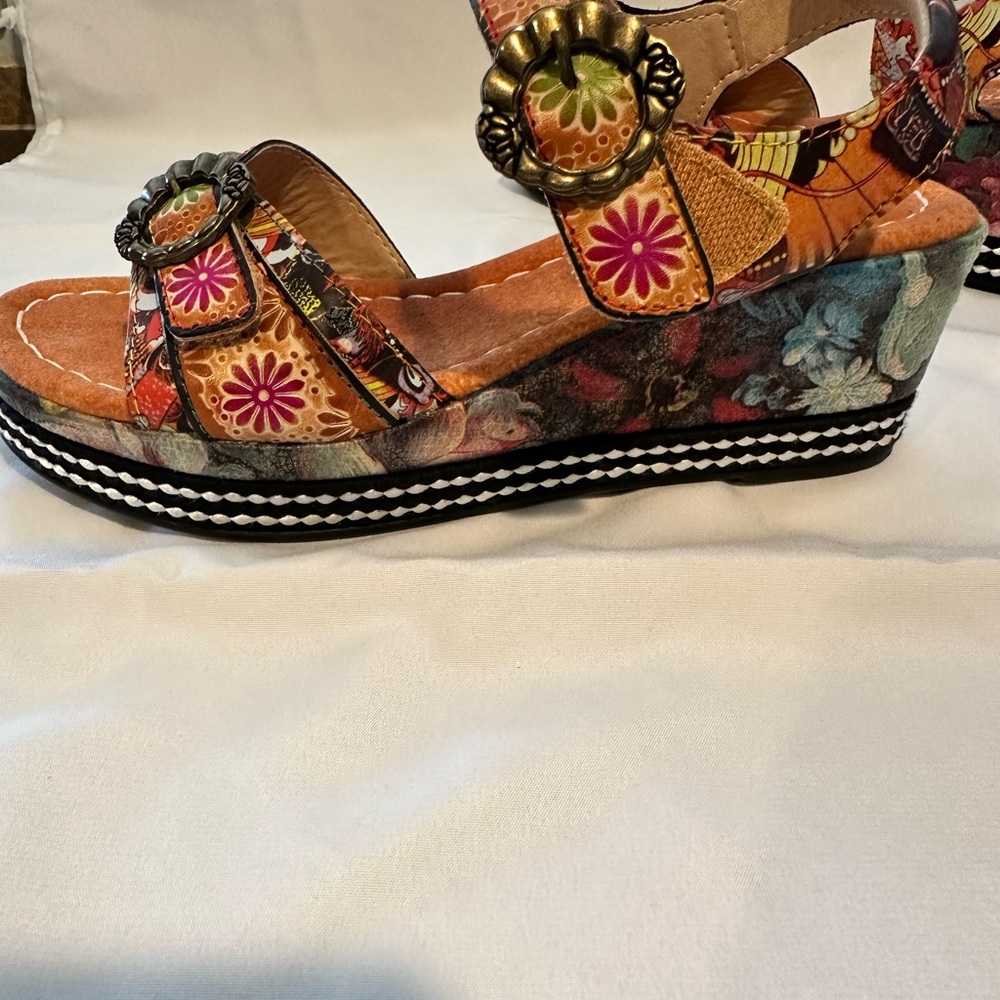 Colorful Floral Wedge Sandals - Picture 4 of 16